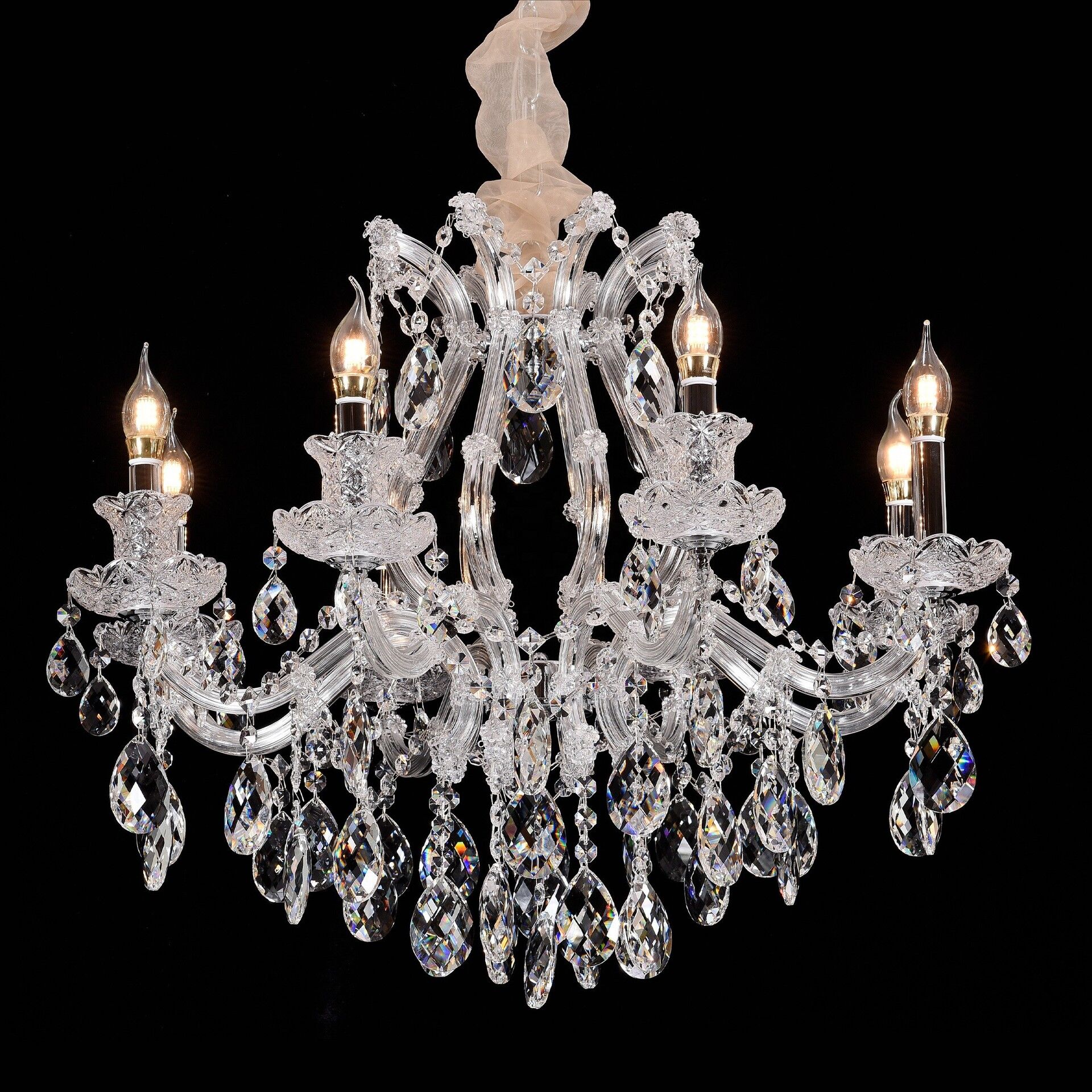 crysta-hotel-chandelier-2