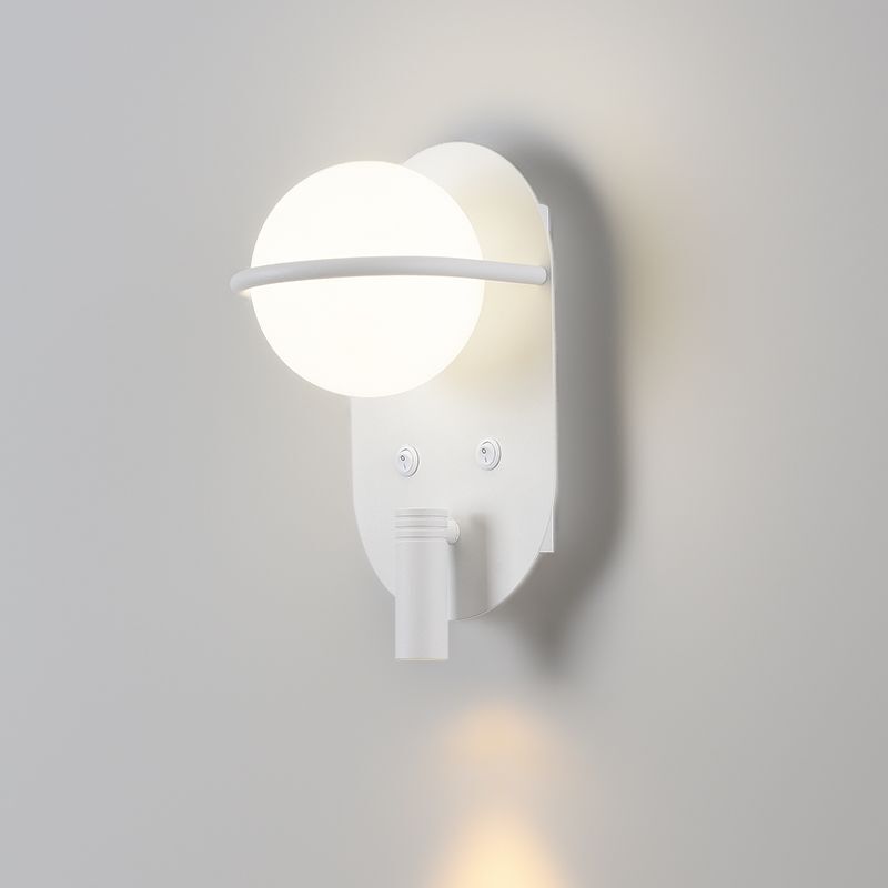 holiday inn hotel bedroom bedside light